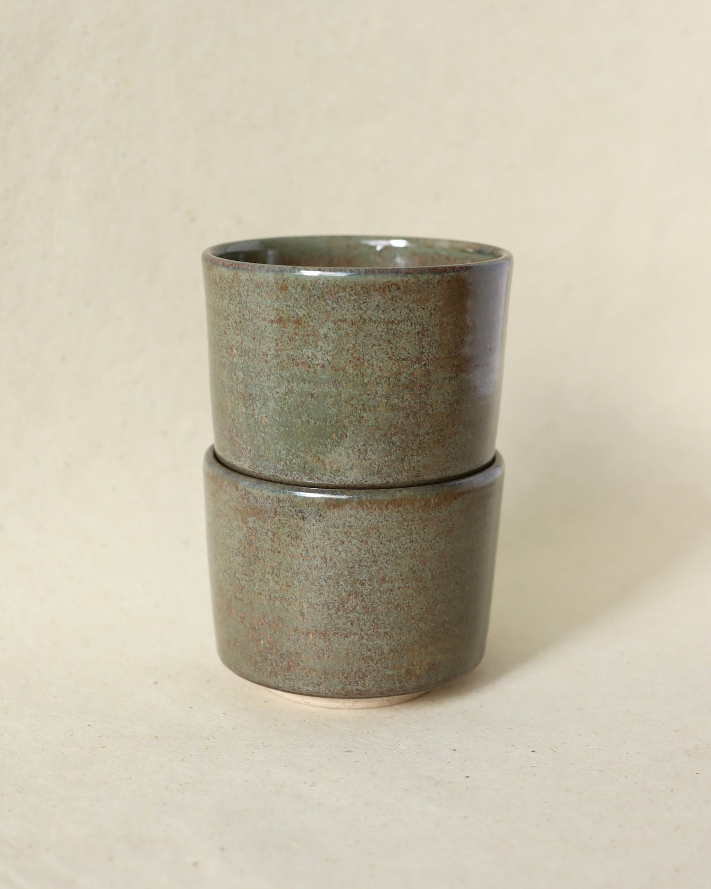 Cappuccino Set in Smoke – handmade white stoneware cups with soft grey Smoke glaze, crafted in Amsterdam by Zeyah Ceramics.