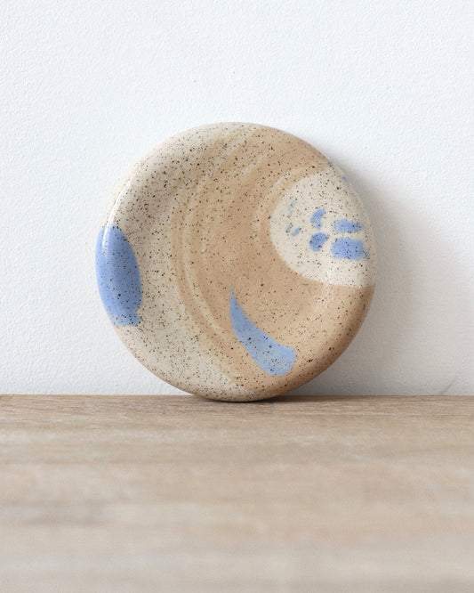 Grimaud Jewelry Dish – handmade speckled white stoneware dish with clear glaze, crafted in Amsterdam by Zeyah Ceramics.