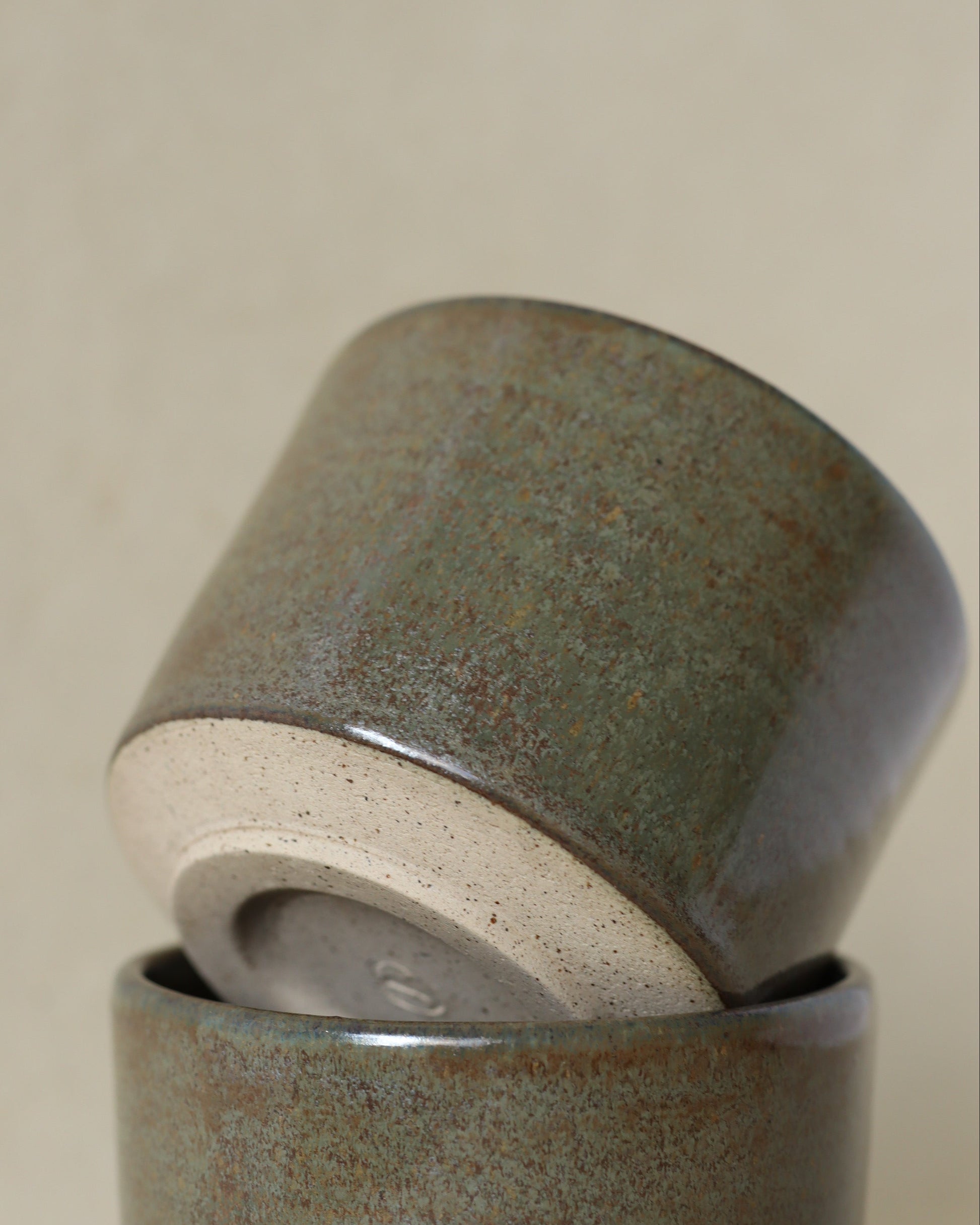 Cappuccino Set in Smoke – handmade white stoneware cups with soft grey Smoke glaze, crafted in Amsterdam by Zeyah Ceramics.